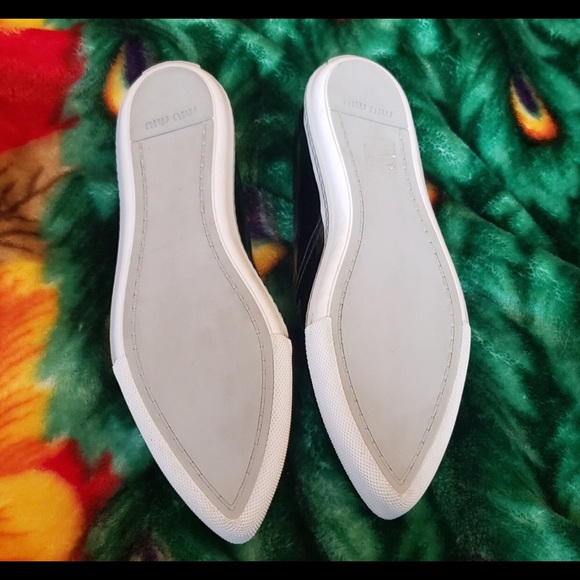 Metallic pointed toe flats - Picture 5 of 8